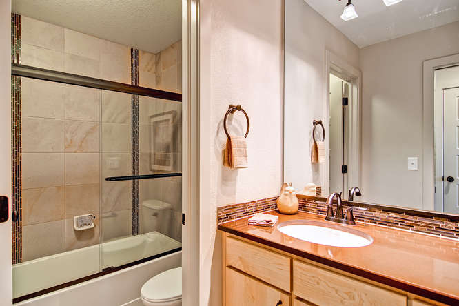 photo 1465037 3rd Floor Bathroom – Central Park Denver (formerly Stapleton)